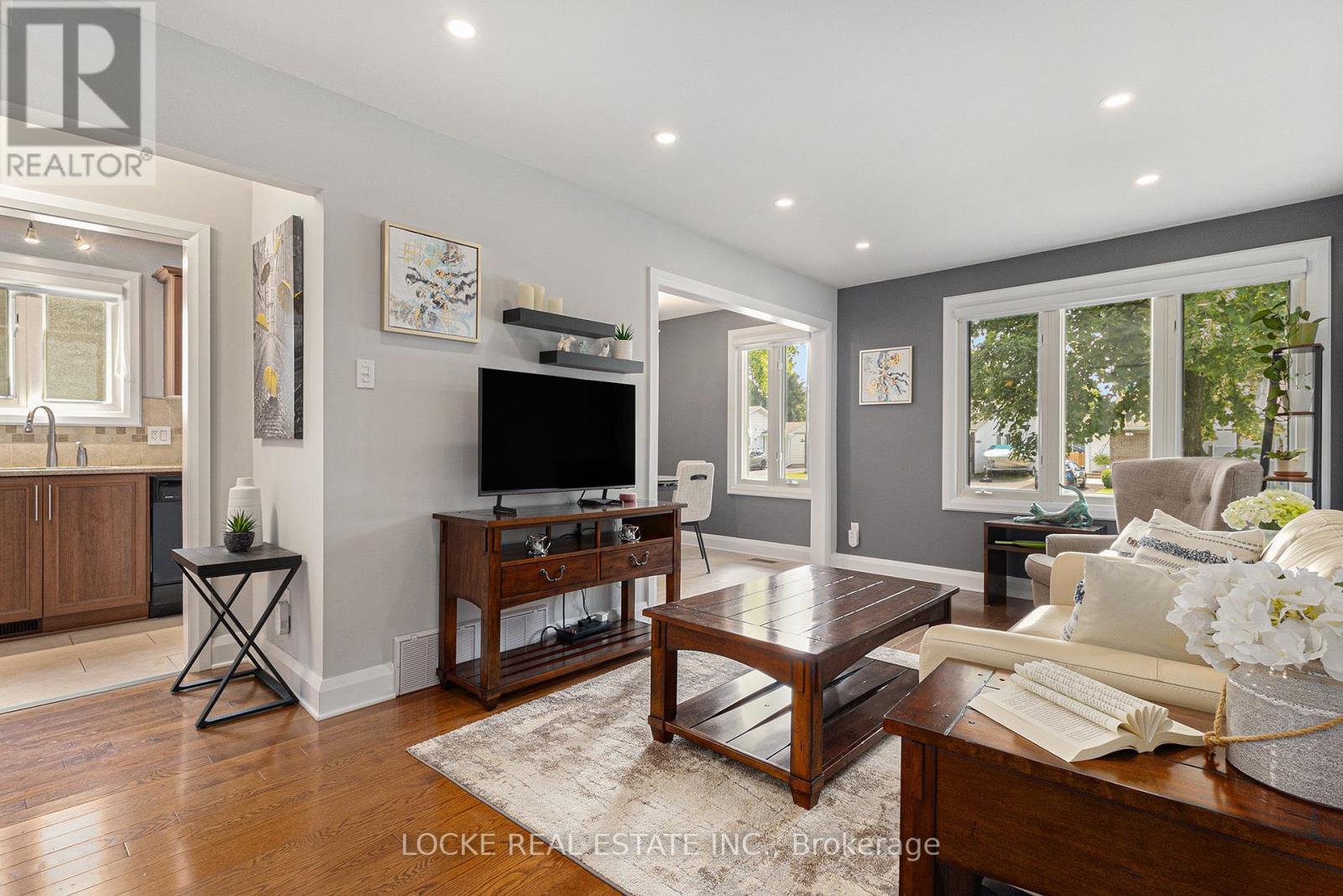 Property at 1382 LEIGH CRESCENT image 5