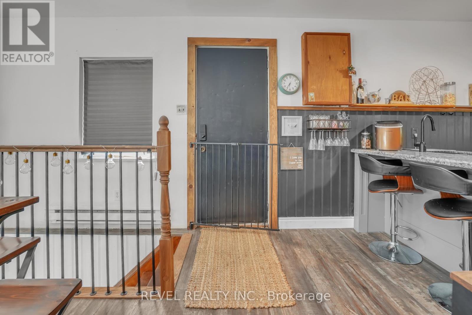 Property at 43 MANITOU CRESCENT image 3