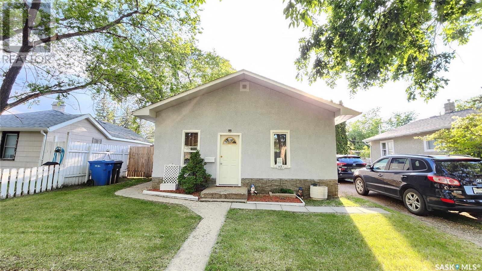 921 109th STREET, north battleford, Saskatchewan