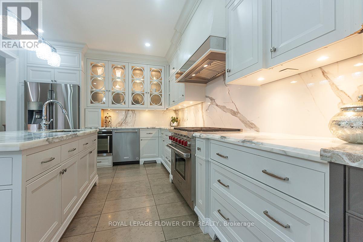 2 Yellow Avens Boulevard, Brampton, Ontario  L6R 0R5 - Photo 20 - W12260178