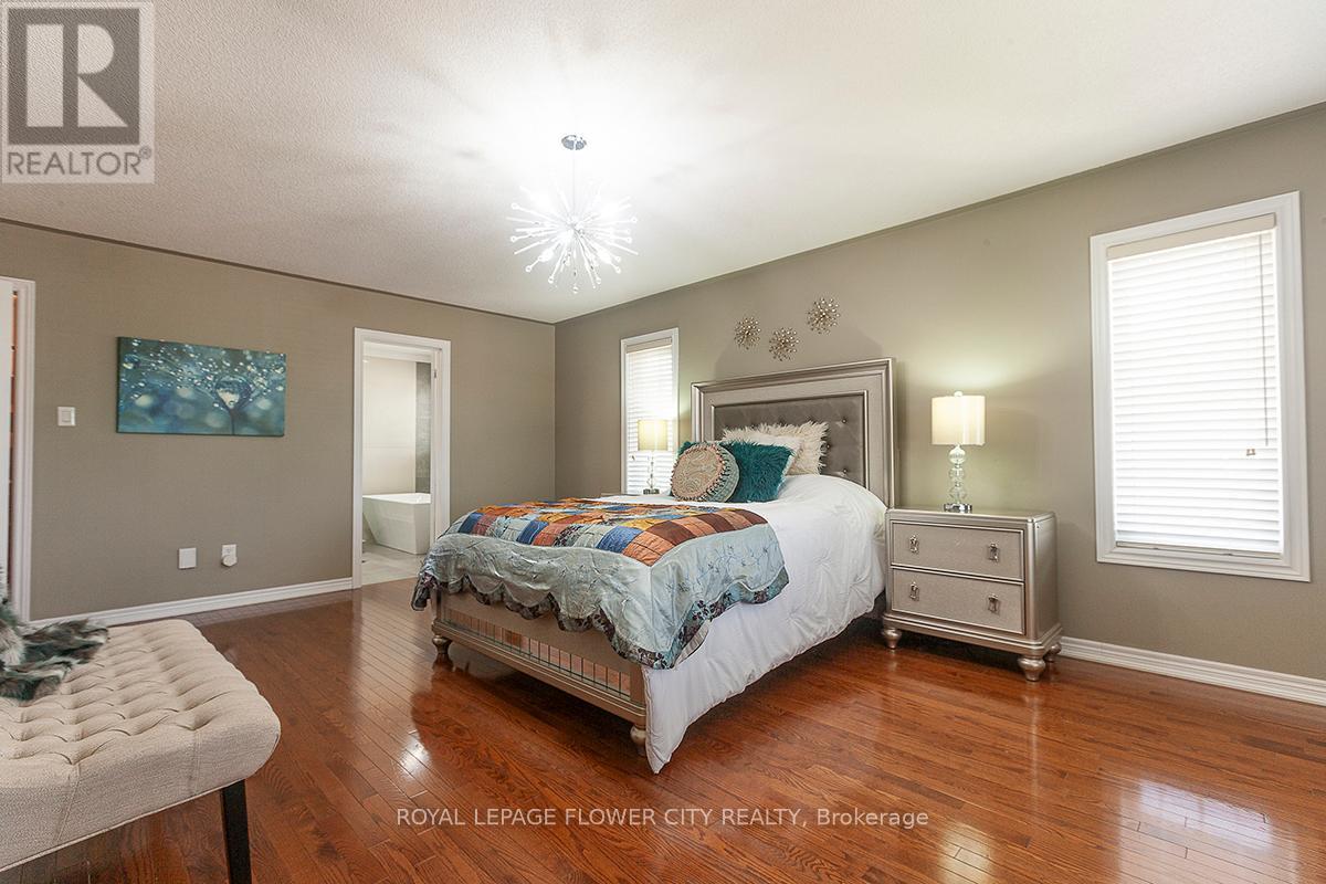 2 Yellow Avens Boulevard, Brampton, Ontario  L6R 0R5 - Photo 27 - W12260178