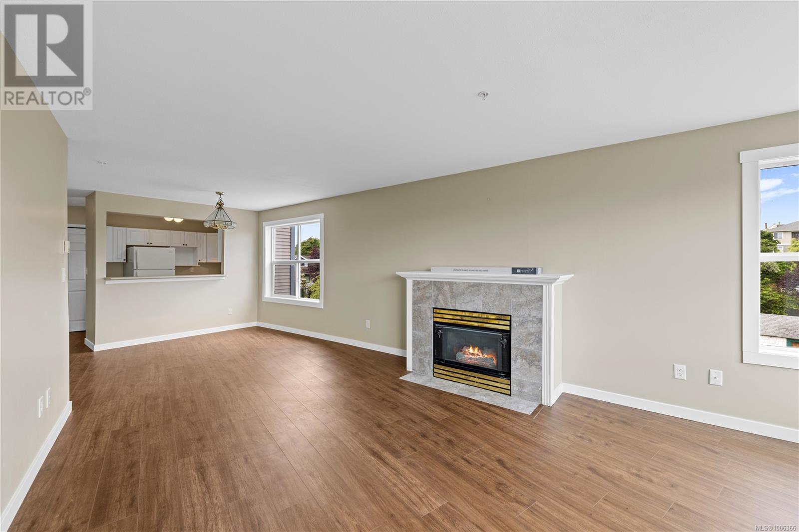 Property at 304 650 Prideaux St image 4
