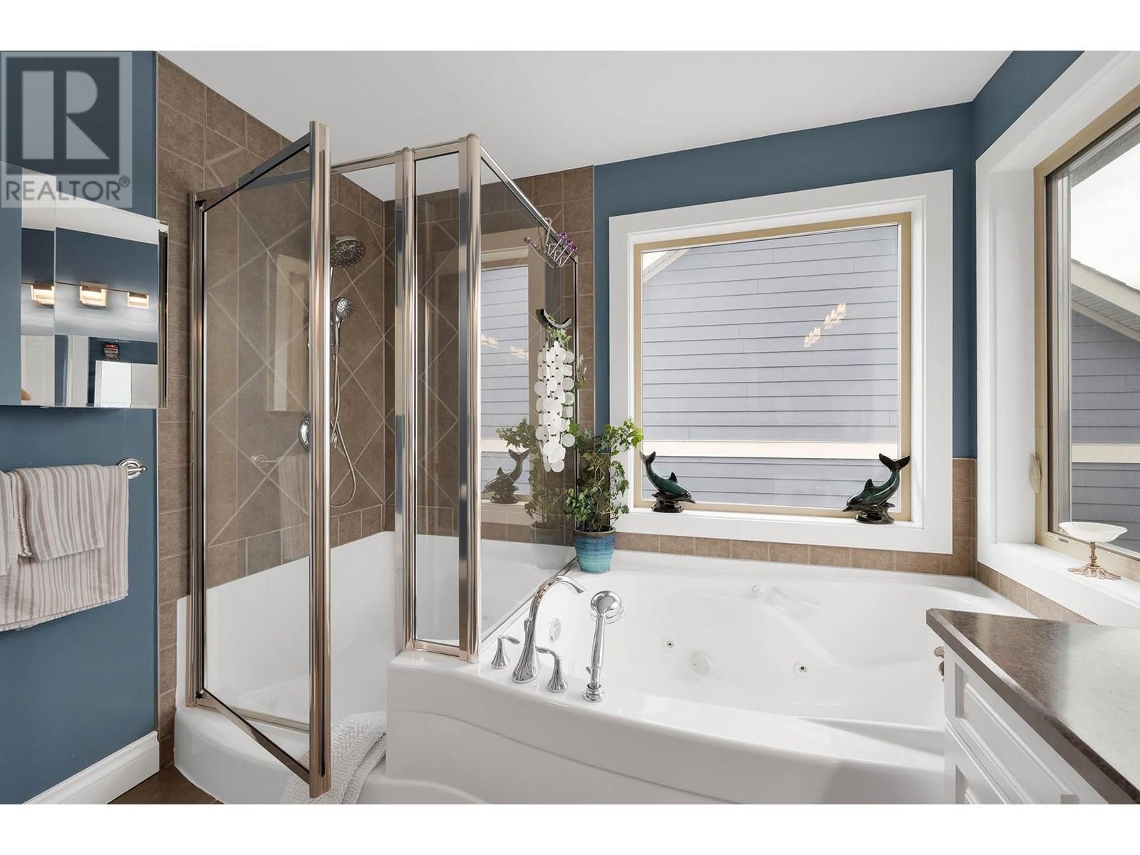 Property at 460 Azure Place Unit# 16 image 4