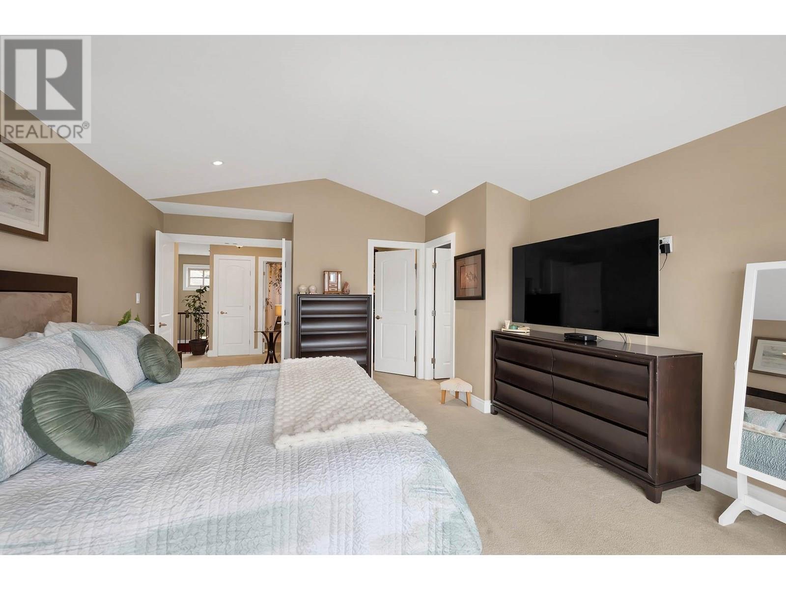 Property at 460 Azure Place Unit# 16 image 2