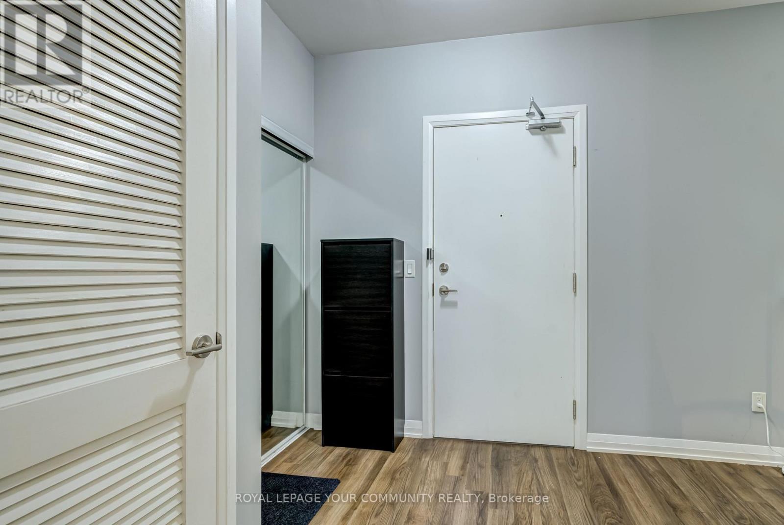 109 - 65 Oneida Crescent, Richmond Hill, Ontario  L4B 0G9 - Photo 4 - N12260347