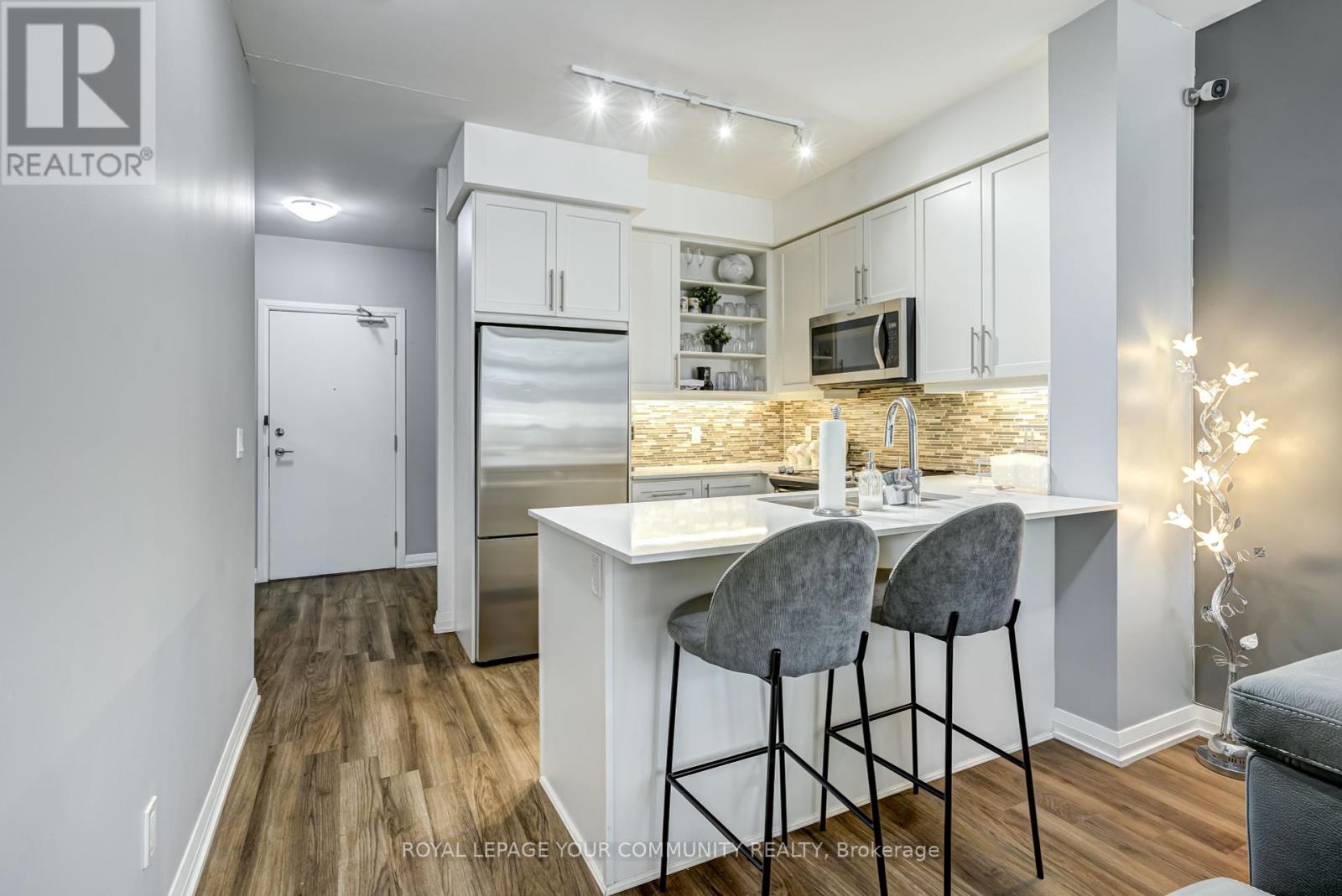 109 - 65 Oneida Crescent, Richmond Hill, Ontario  L4B 0G9 - Photo 6 - N12260347