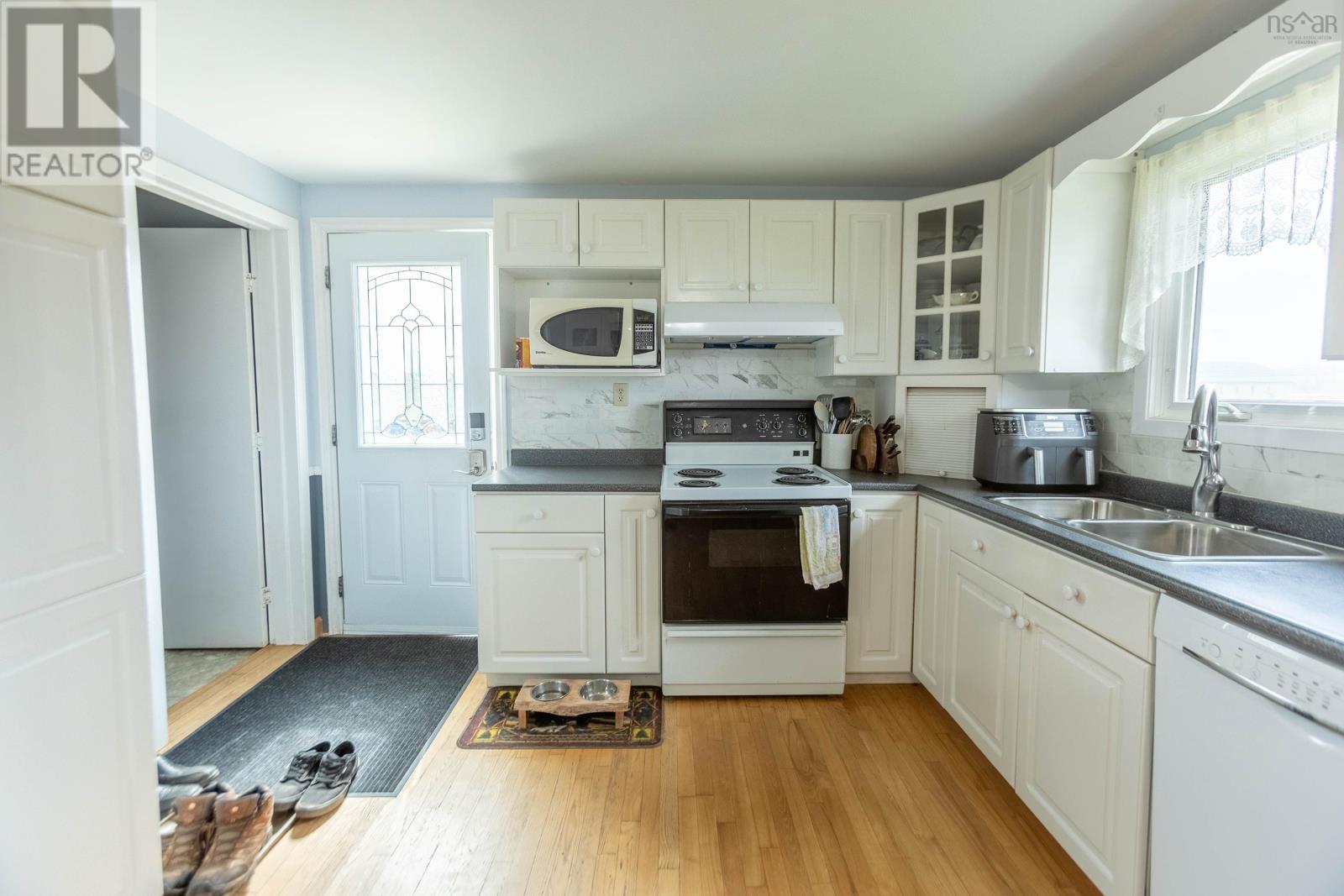 319 Willow Street, East Amherst, Nova Scotia  B4H 3Y3 - Photo 9 - 202509495