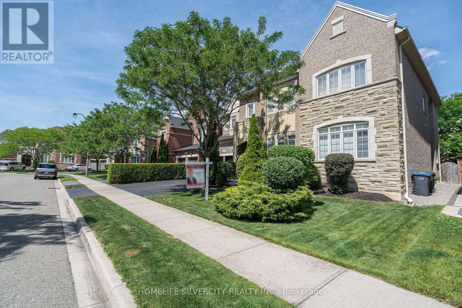 Property at 26 JACOB BRILL CRESCENT image 3