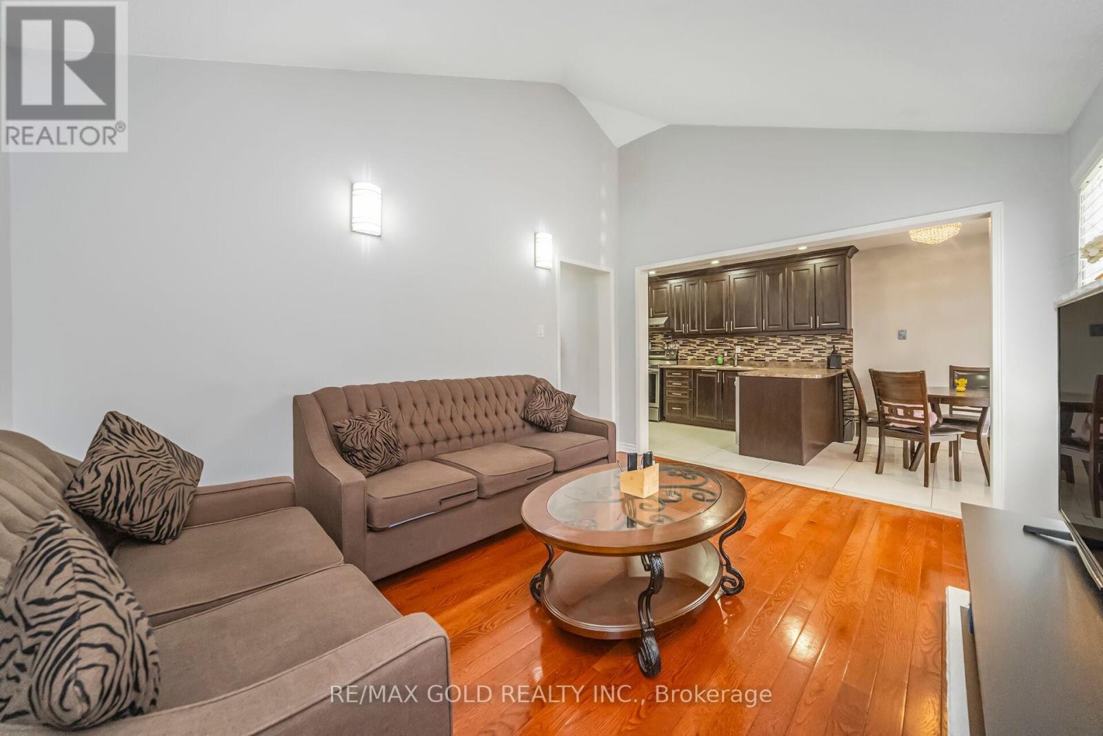 67 Sal Circle, Brampton, Ontario  L6R 1H6 - Photo 13 - W12260416
