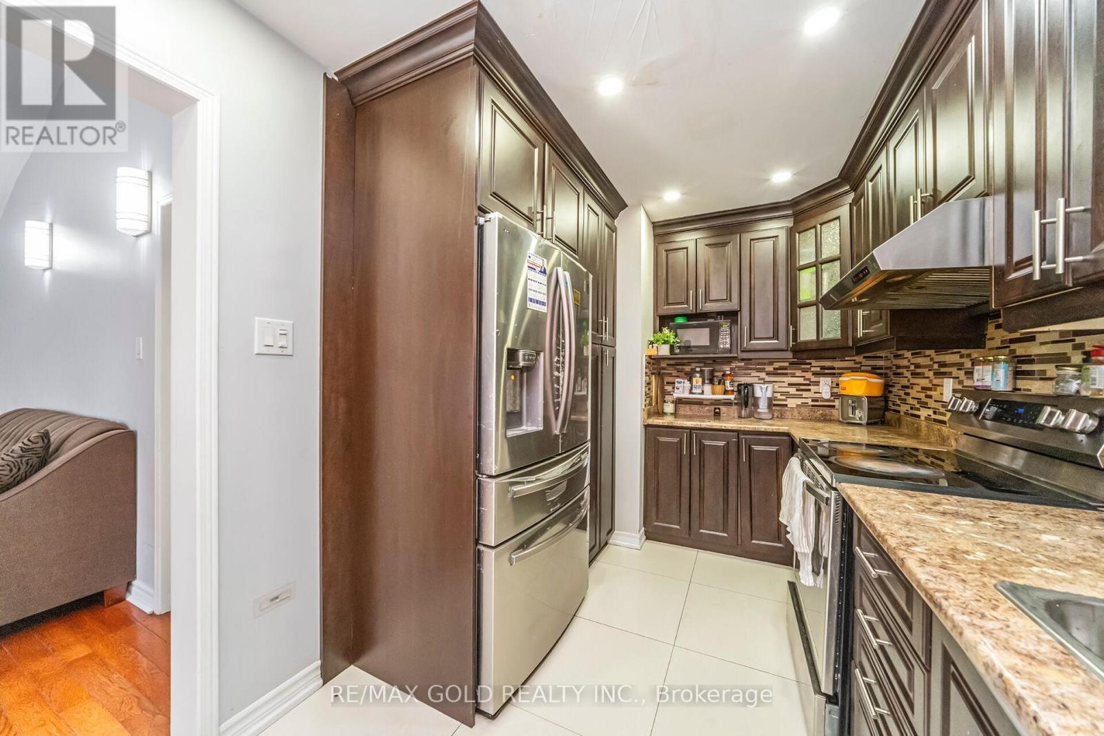 67 Sal Circle, Brampton, Ontario  L6R 1H6 - Photo 17 - W12260416