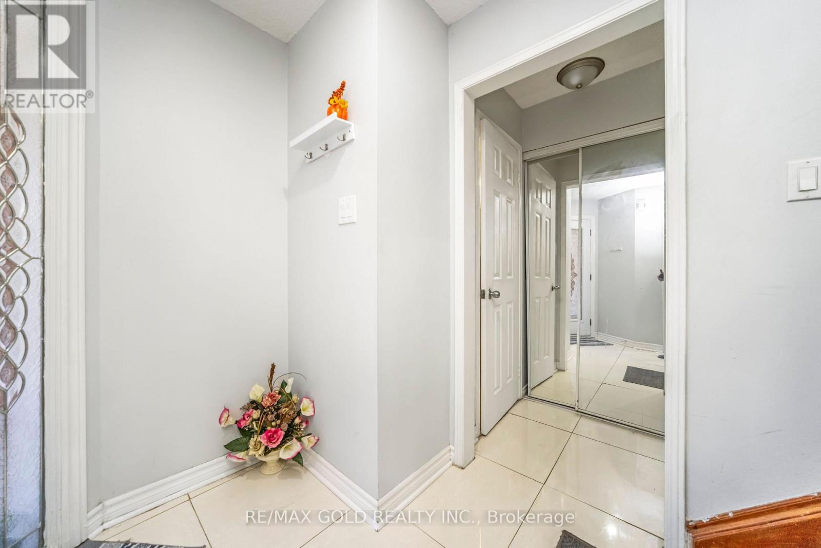 67 Sal Circle, Brampton, Ontario  L6R 1H6 - Photo 19 - W12260416