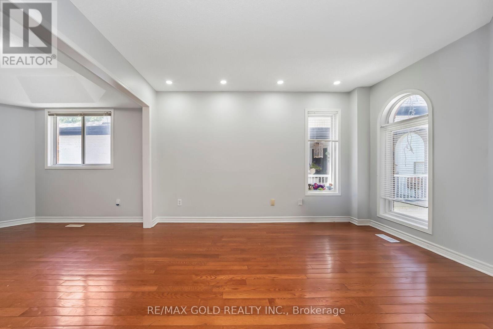 67 Sal Circle, Brampton, Ontario  L6R 1H6 - Photo 7 - W12260416