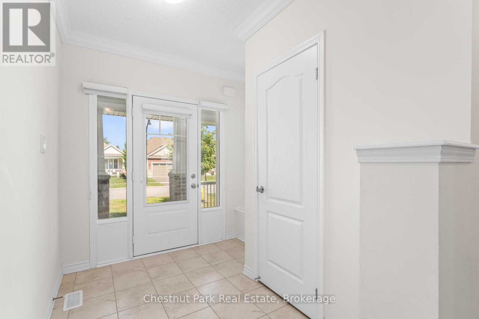 Property at 25 HUNTER PLACE image 2
