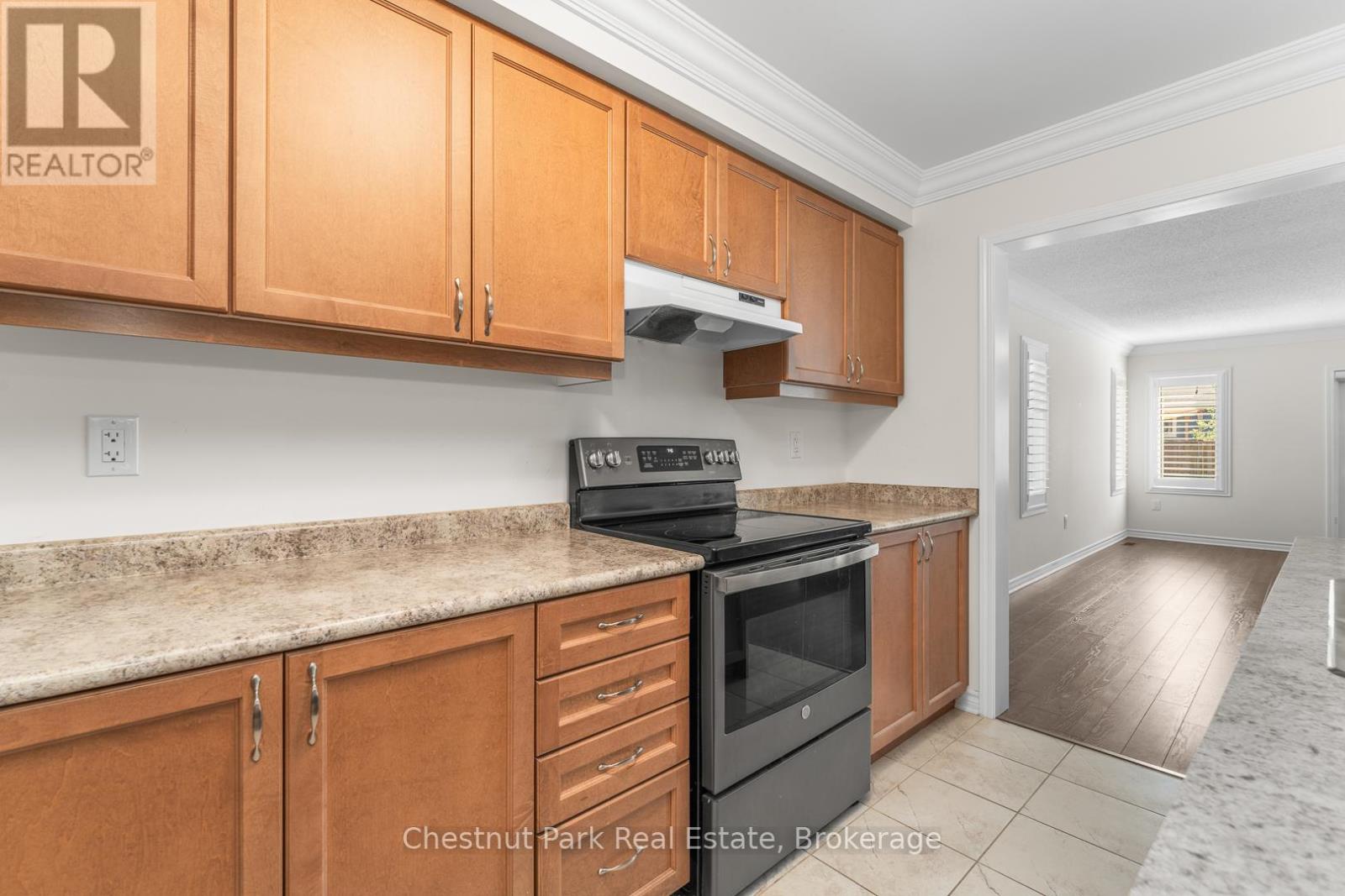 25 Hunter Place, Bracebridge, Ontario  P1L 0E1 - Photo 7 - X12260457