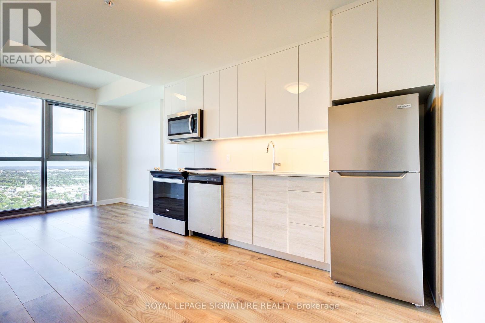 3901 - 60 Frederick Street, Kitchener, Ontario  N2H 0C7 - Photo 4 - X12260275