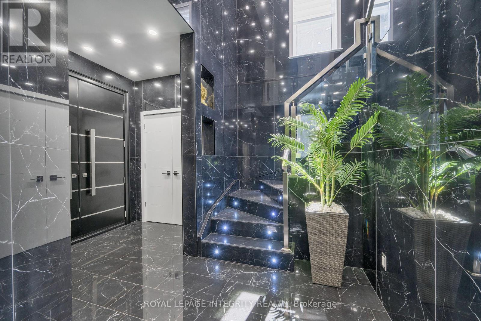 Property at 232 CONDADO CRESCENT image 4