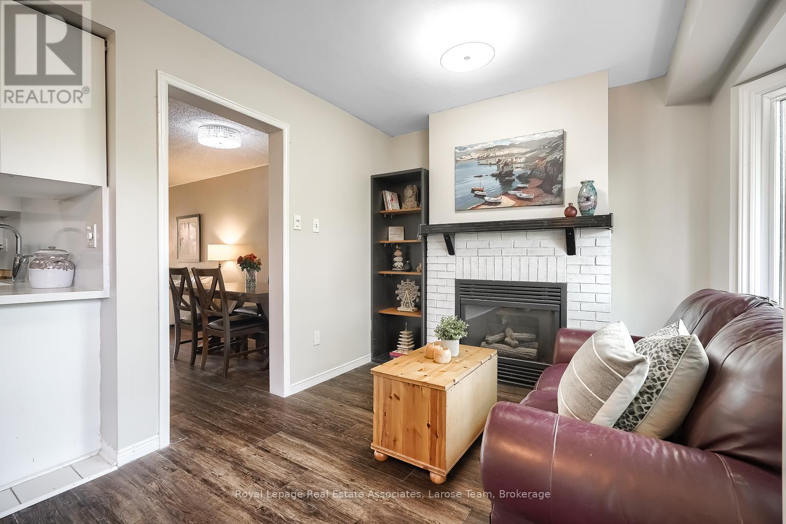 6945 Gracefield Drive, Mississauga, Ontario  L5N 6T9 - Photo 14 - W12201953