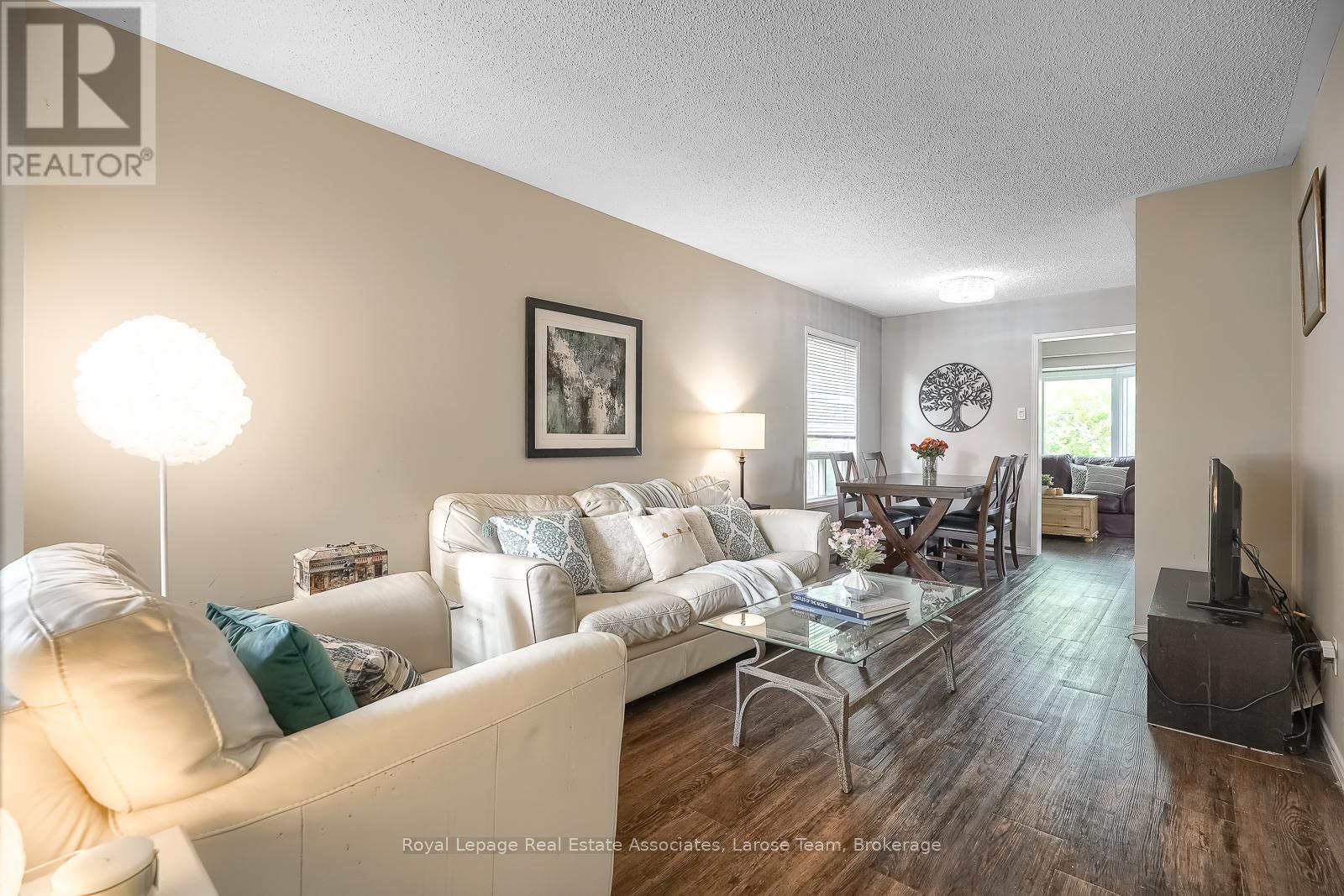 6945 Gracefield Drive, Mississauga, Ontario  L5N 6T9 - Photo 6 - W12201953