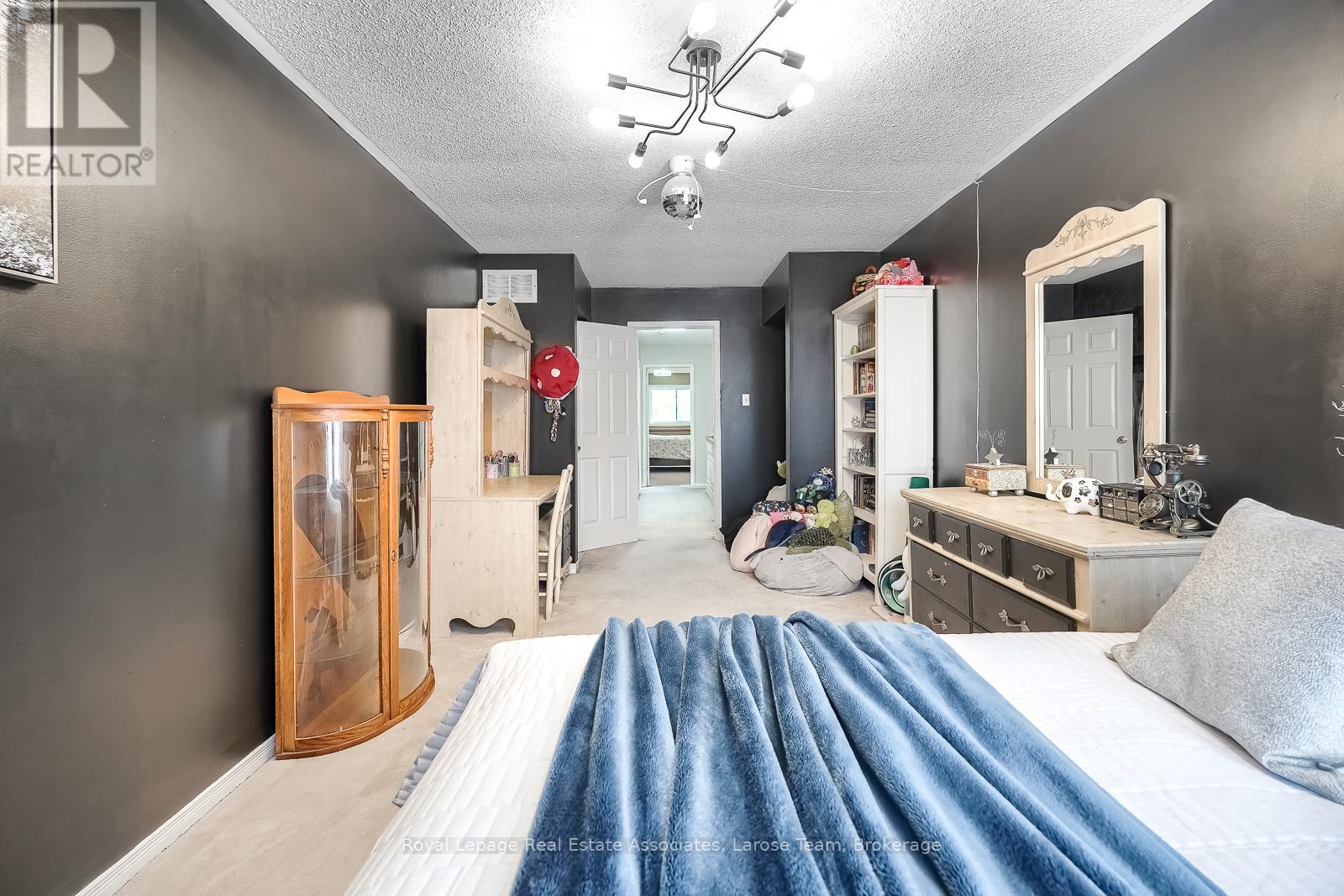 6945 Gracefield Drive, Mississauga, Ontario  L5N 6T9 - Photo 26 - W12201953