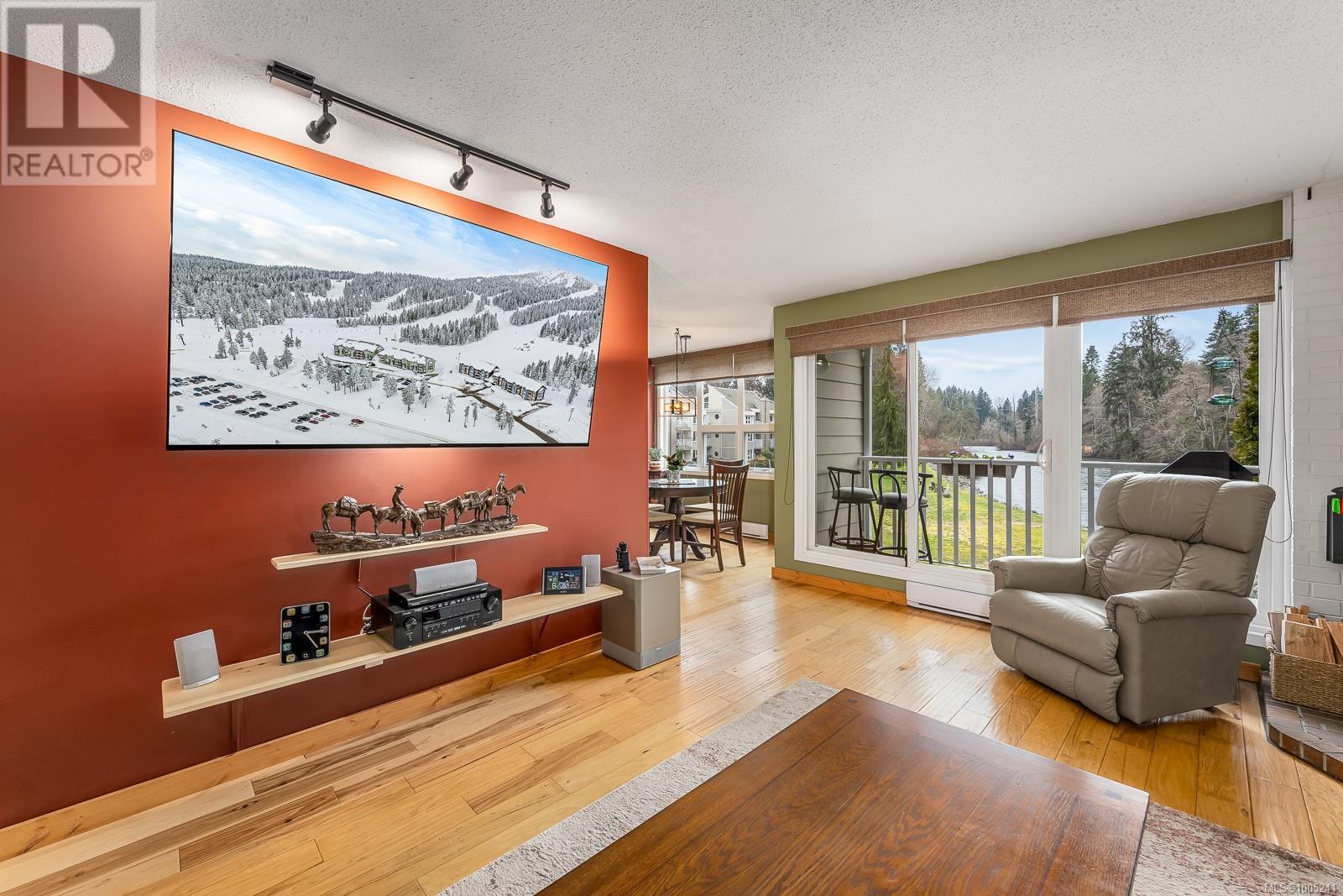 Property at 217 205 1st St image 2