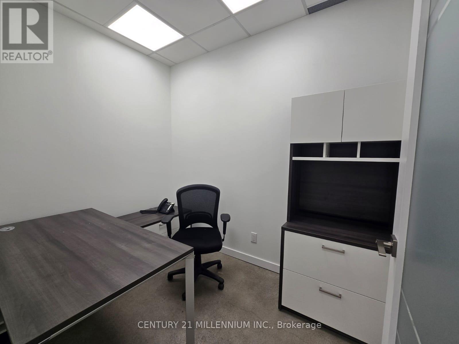 Unit A - 181 Queen Street E, Brampton (Queen Street Corridor), Ontario  L6W 2B3 - Photo 4 - W12250229