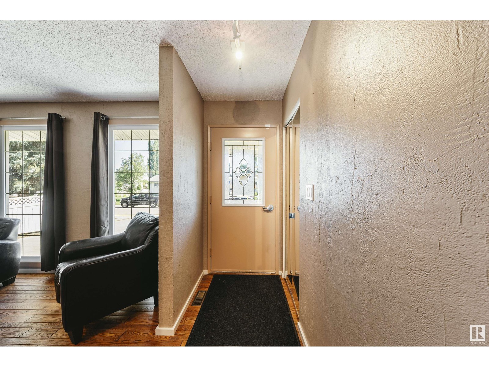 Property at 4415 54 AV image 2