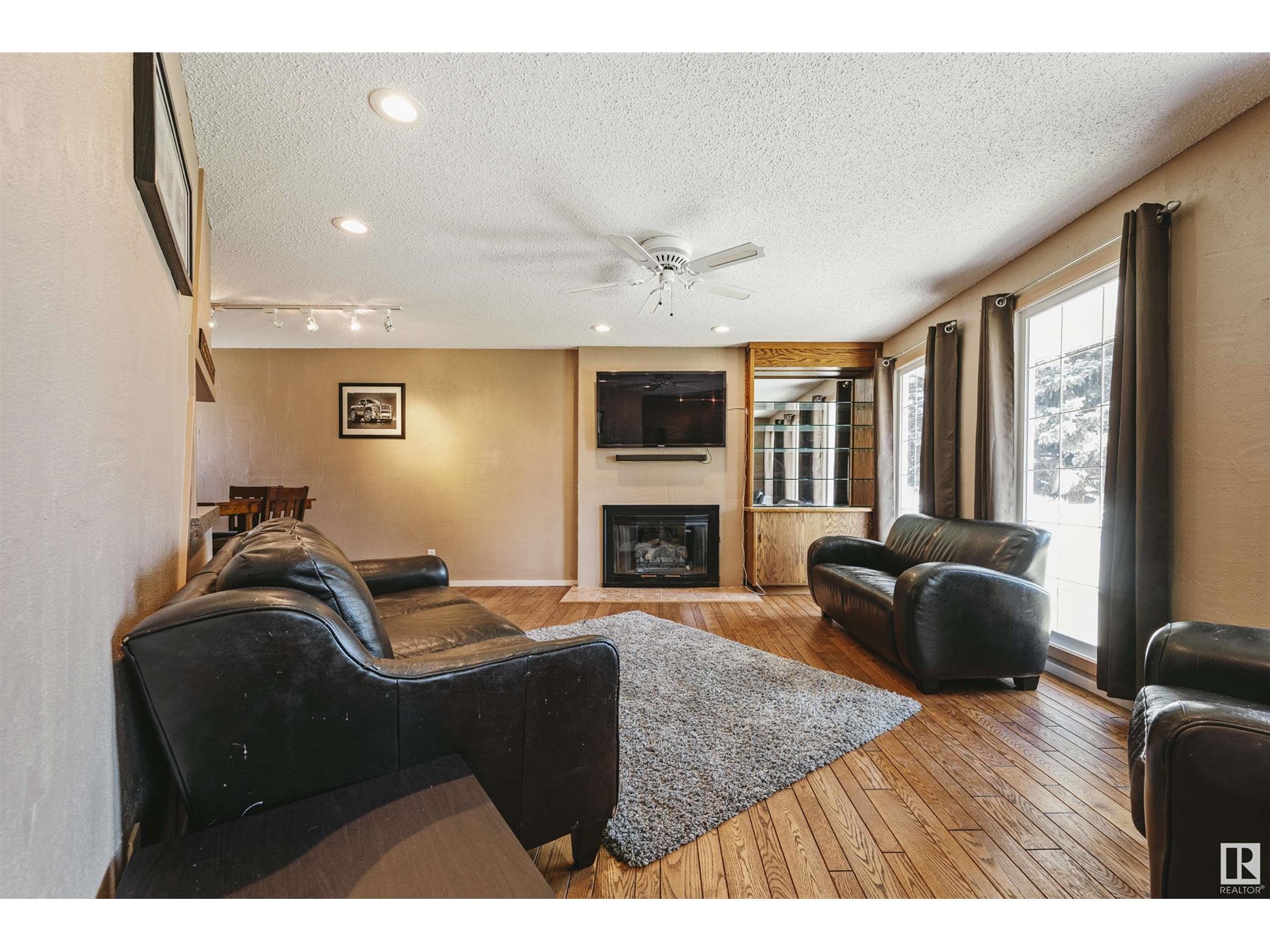 Property at 4415 54 AV image 3