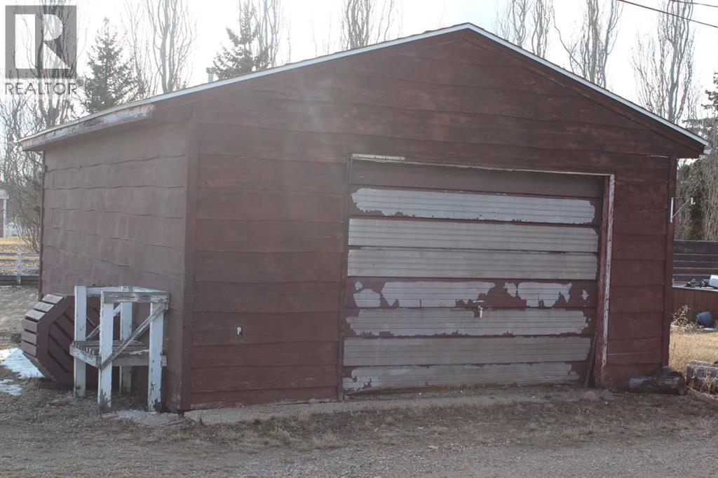 316 5th Avenue NE, Manning, Alberta  T0H 2M0 - Photo 2 - A2211498