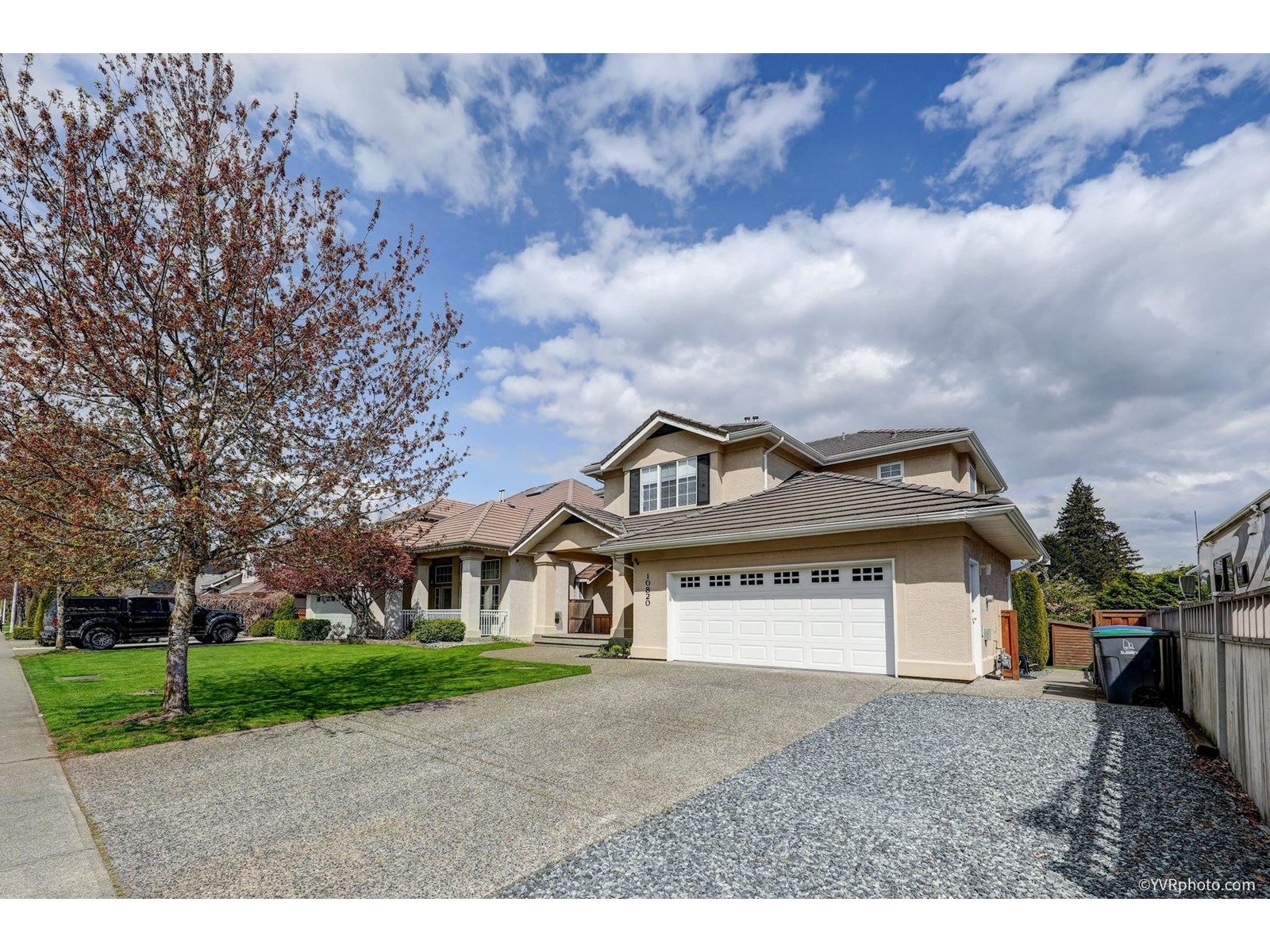 Property at 10820 164 STREET image 2