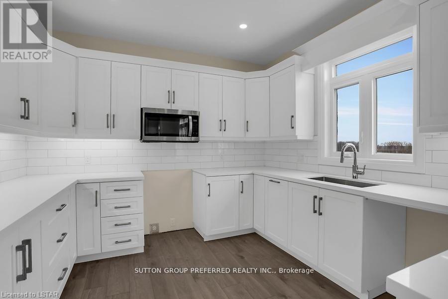 252 Leitch Street, Dutton/dunwich, Ontario  N0L 1J0 - Photo 12 - X12260515