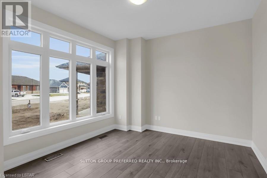 252 Leitch Street, Dutton/dunwich, Ontario  N0L 1J0 - Photo 3 - X12260515