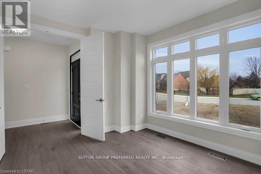 252 Leitch Street, Dutton/dunwich, Ontario  N0L 1J0 - Photo 4 - X12260515