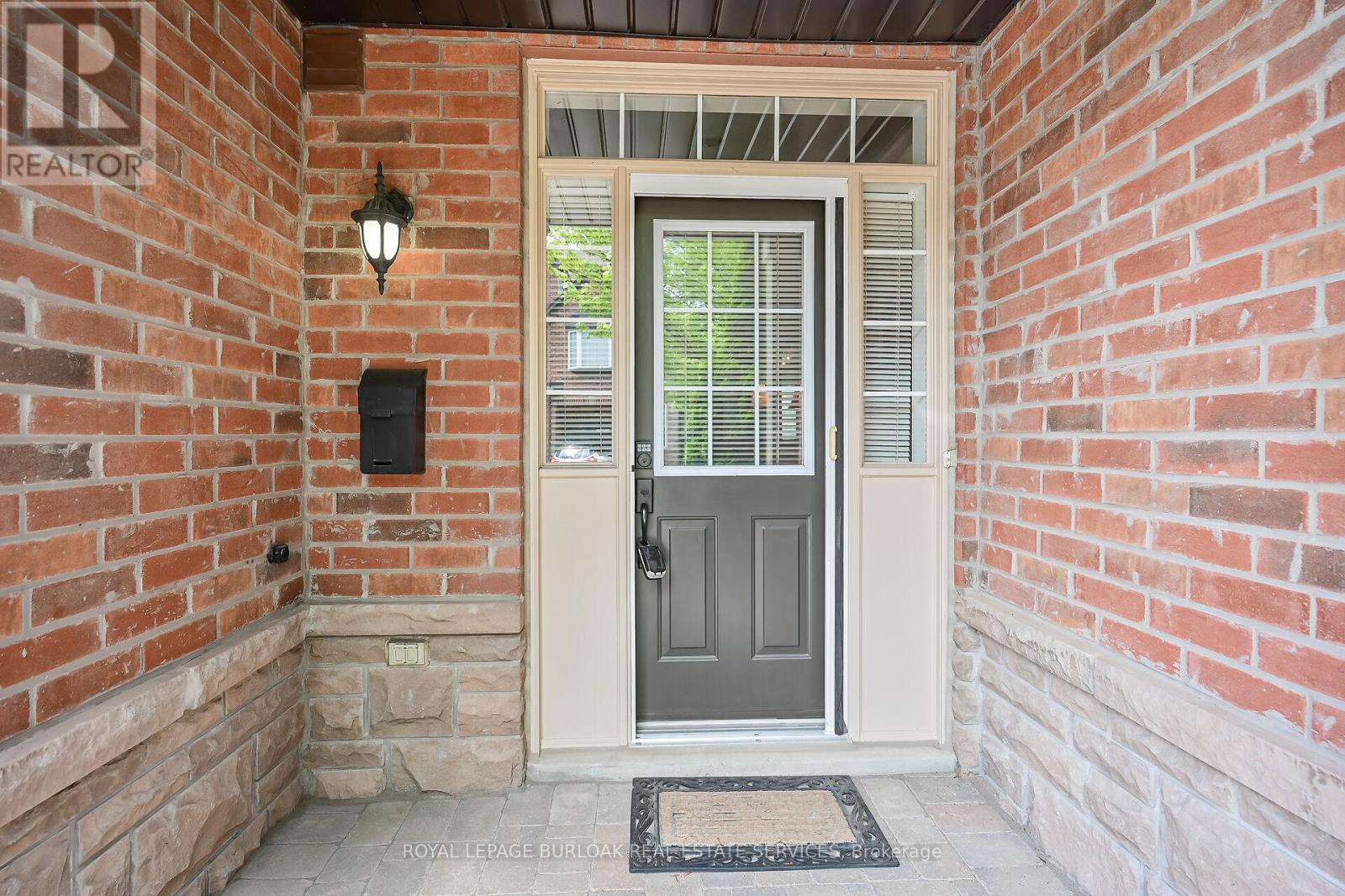 Property at 41 - 300 RAVINEVIEW WAY image 3