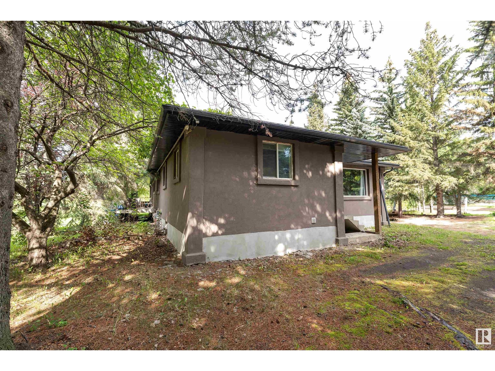Property at 9712 209 ST NW image 3