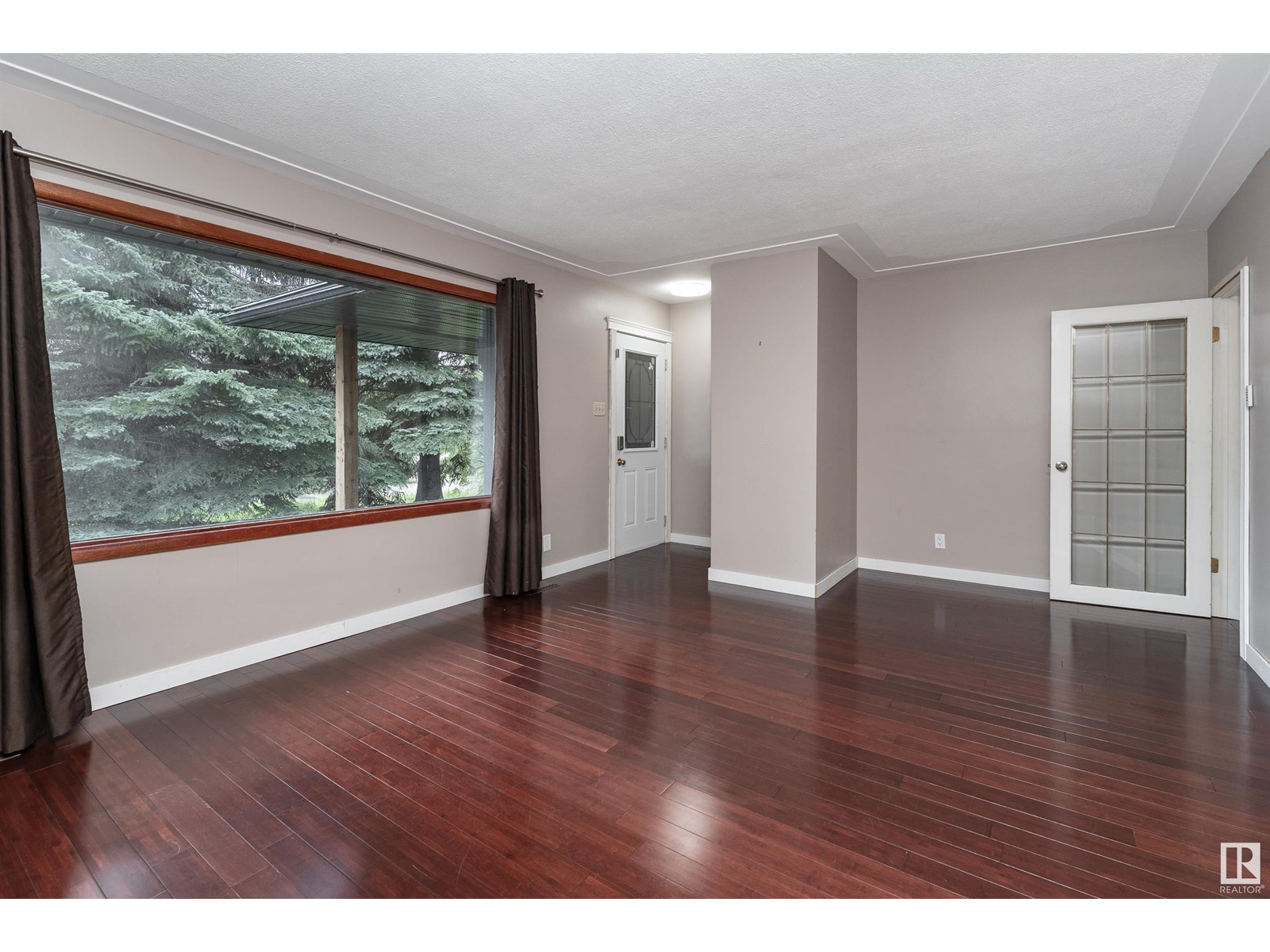 Property at 9712 209 ST NW image 5