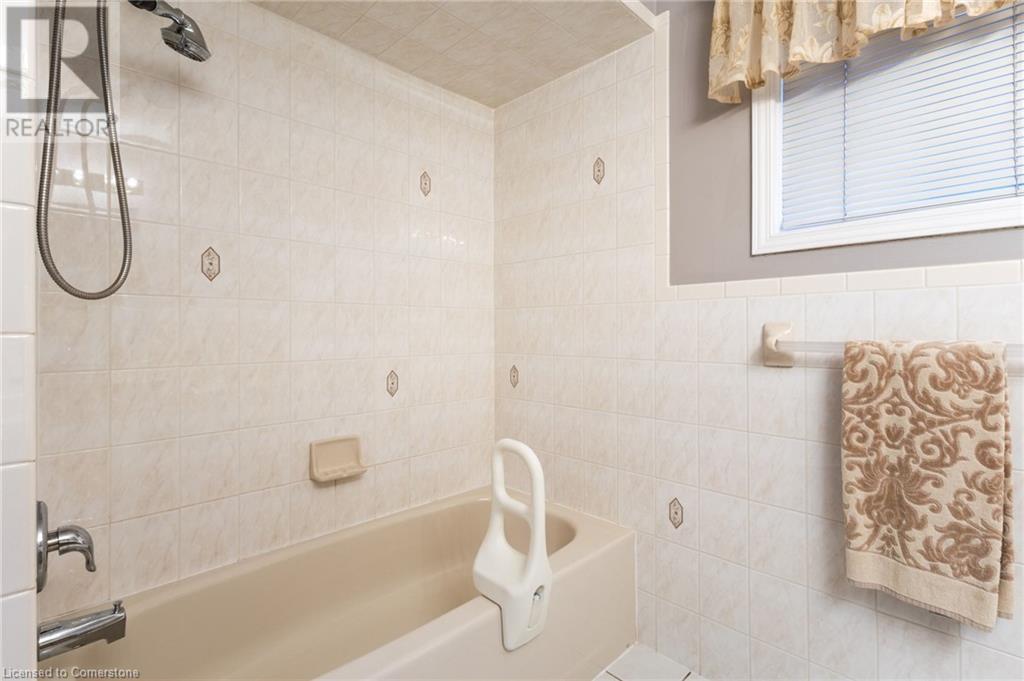 42 Hillgarden Drive, Stoney Creek, Ontario  L8J 3R3 - Photo 33 - 40747588