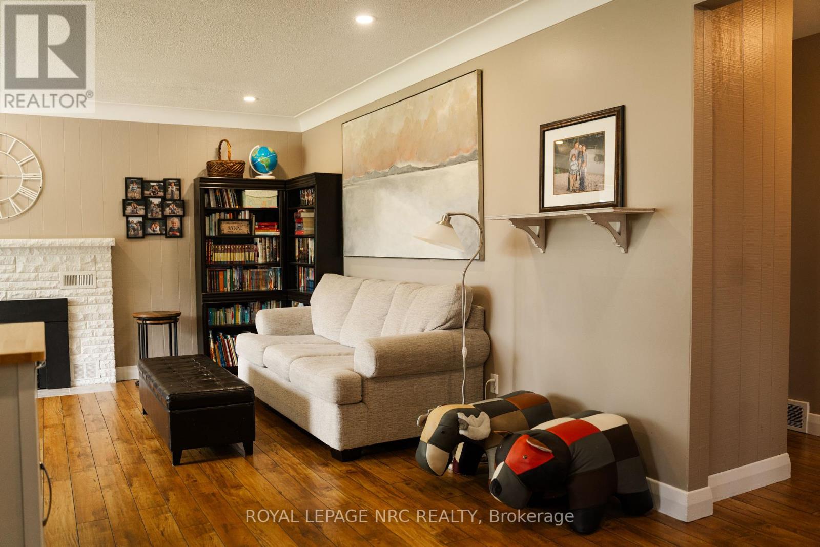 12 Mackie Street, St. Catharines, Ontario  L2N 5N5 - Photo 6 - X12260533