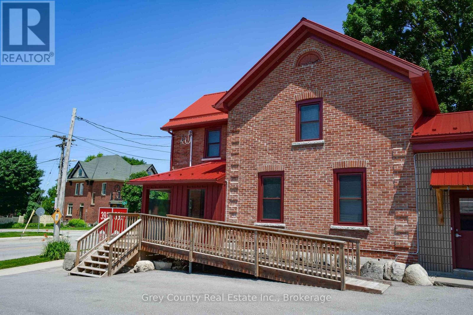 39 Main Street E, Grey Highlands, Ontario  N0C 1H0 - Photo 10 - X12260596