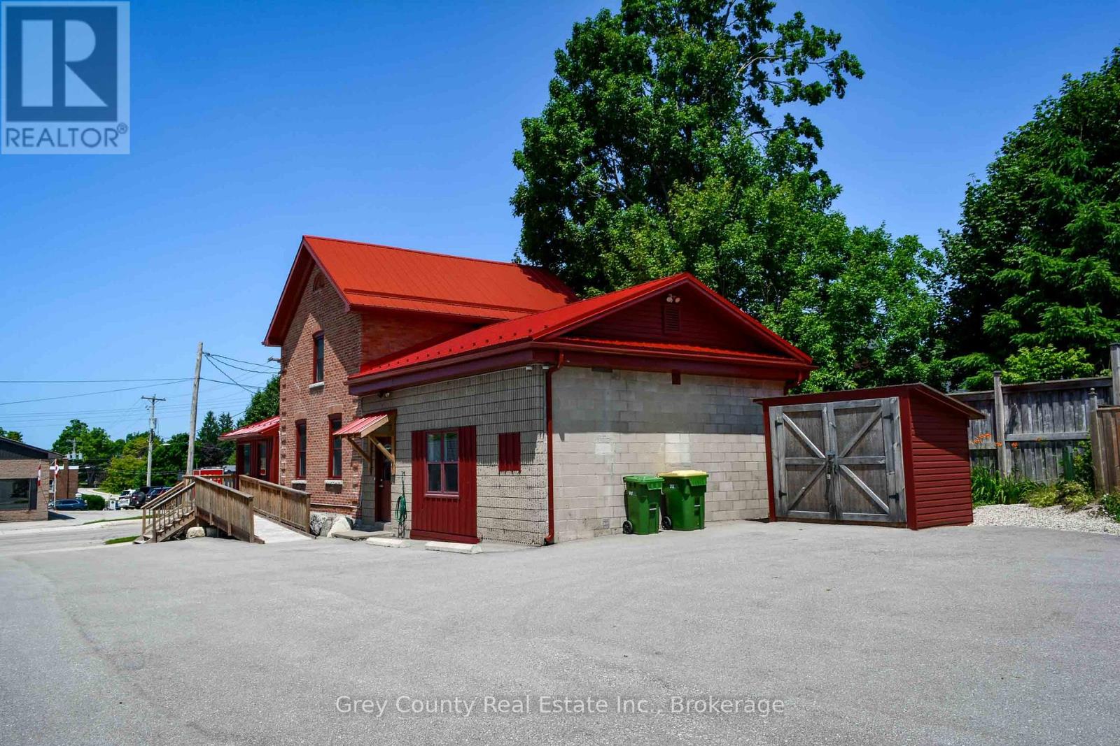 39 Main Street E, Grey Highlands, Ontario  N0C 1H0 - Photo 14 - X12260596
