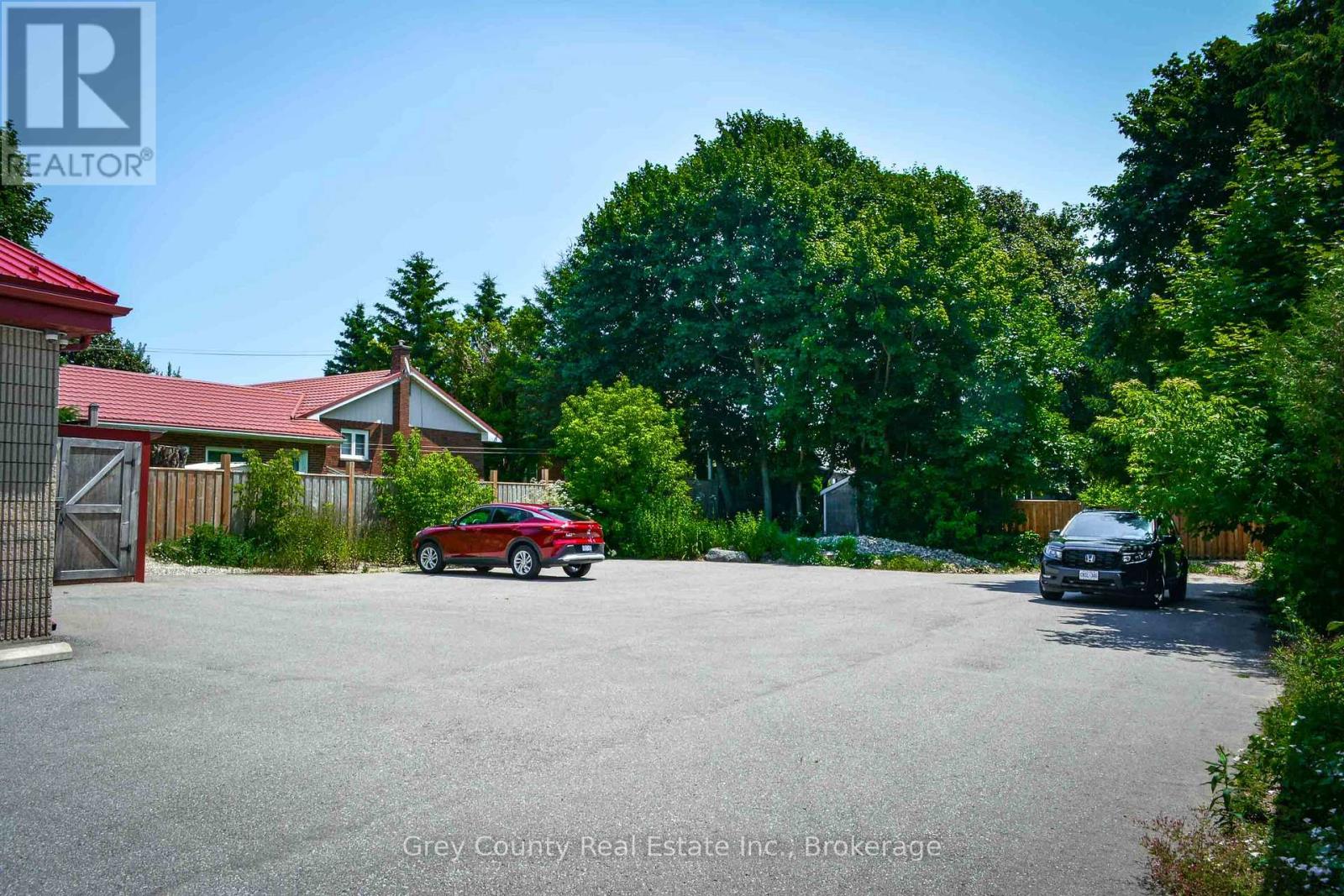 39 Main Street E, Grey Highlands, Ontario  N0C 1H0 - Photo 15 - X12260596