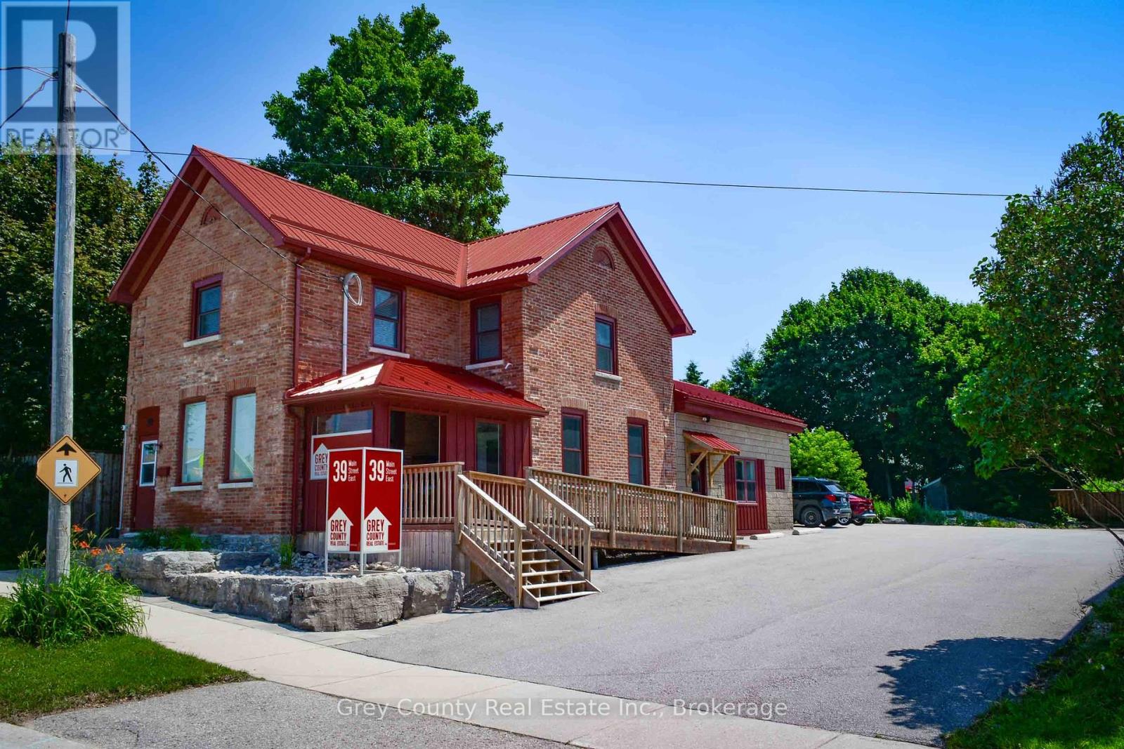 39 Main Street E, Grey Highlands, Ontario  N0C 1H0 - Photo 2 - X12260596