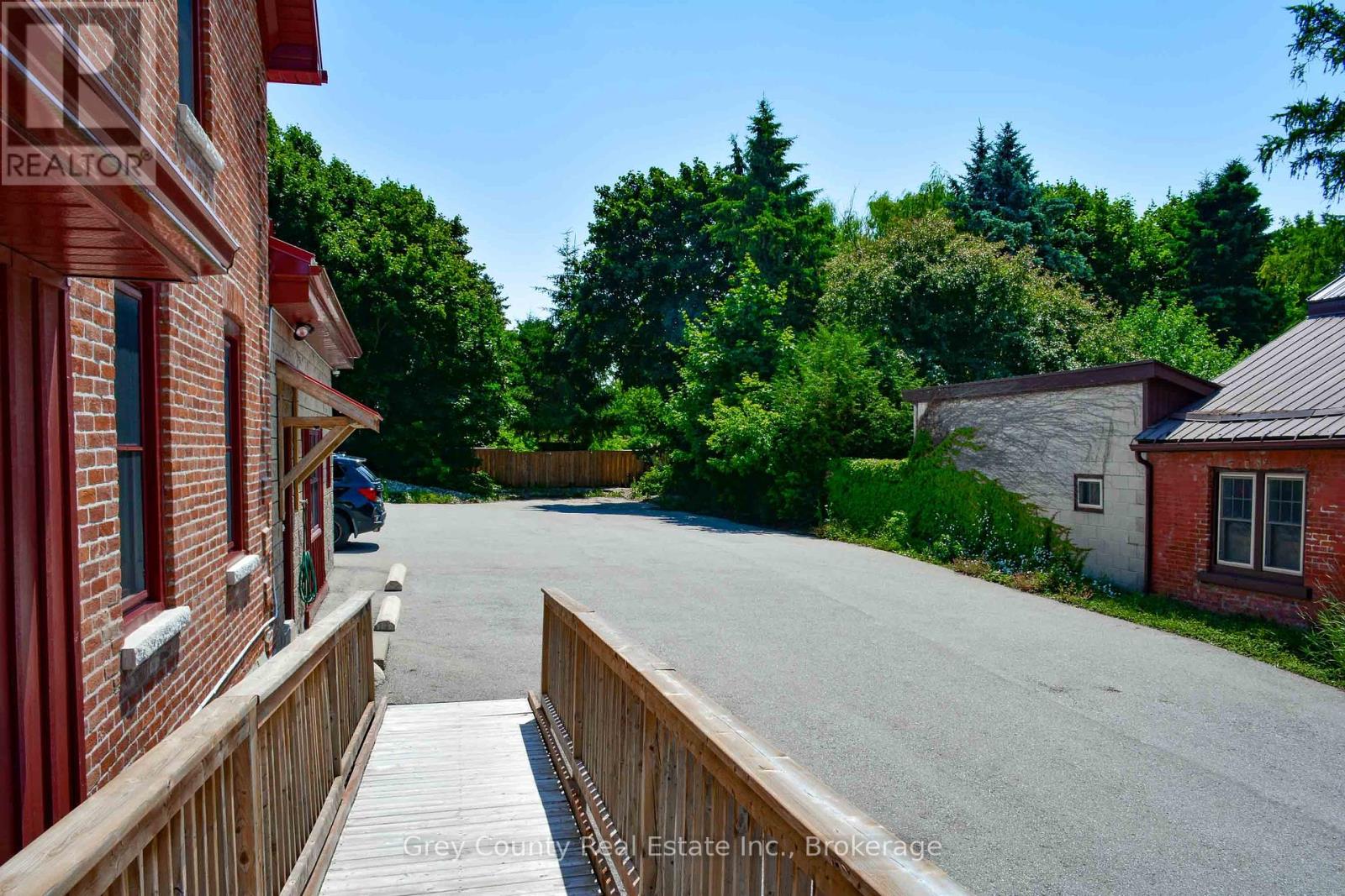 39 Main Street E, Grey Highlands, Ontario  N0C 1H0 - Photo 9 - X12260596