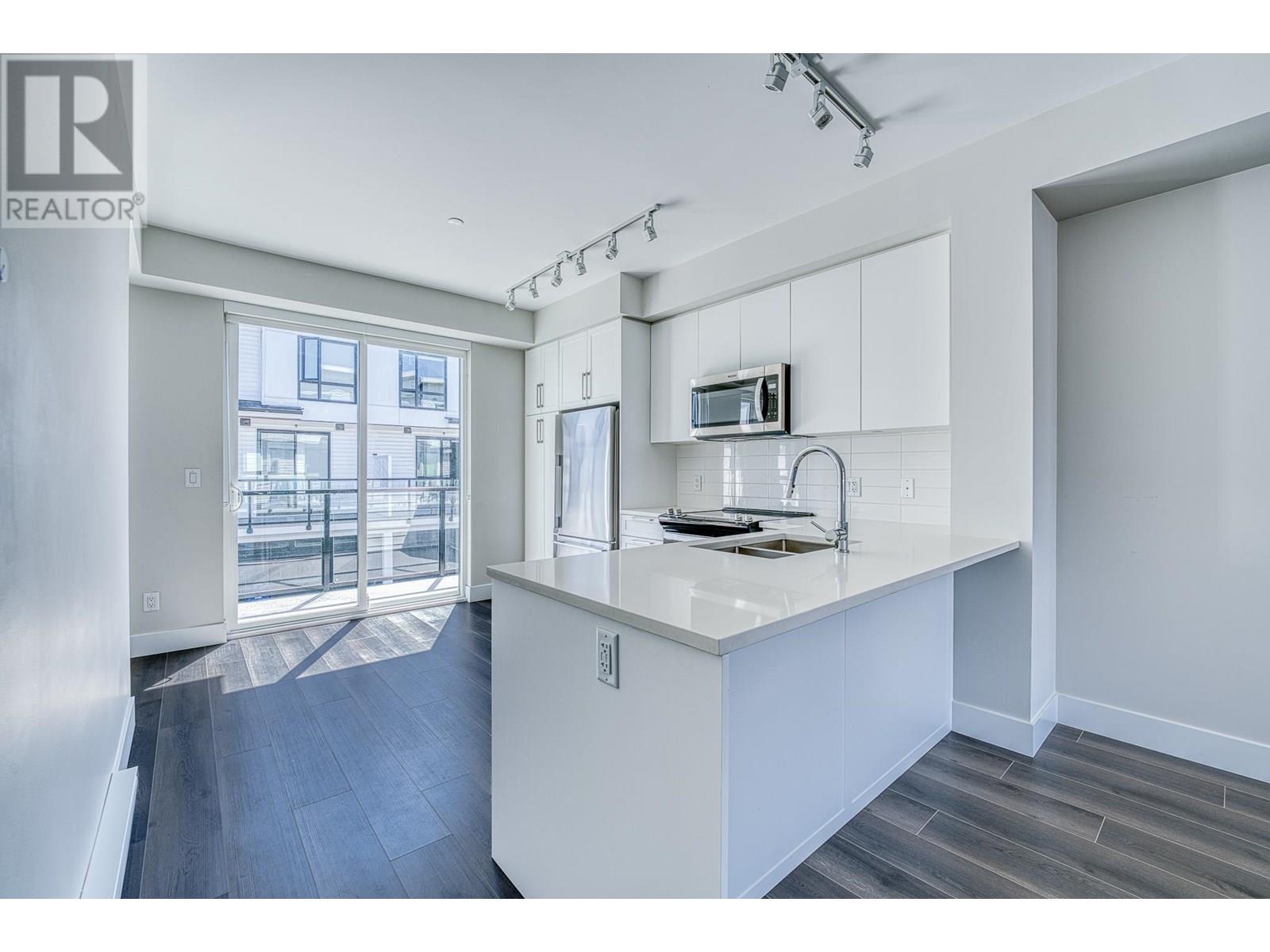 Property at 3 4745 SPRUCE WAY image 4