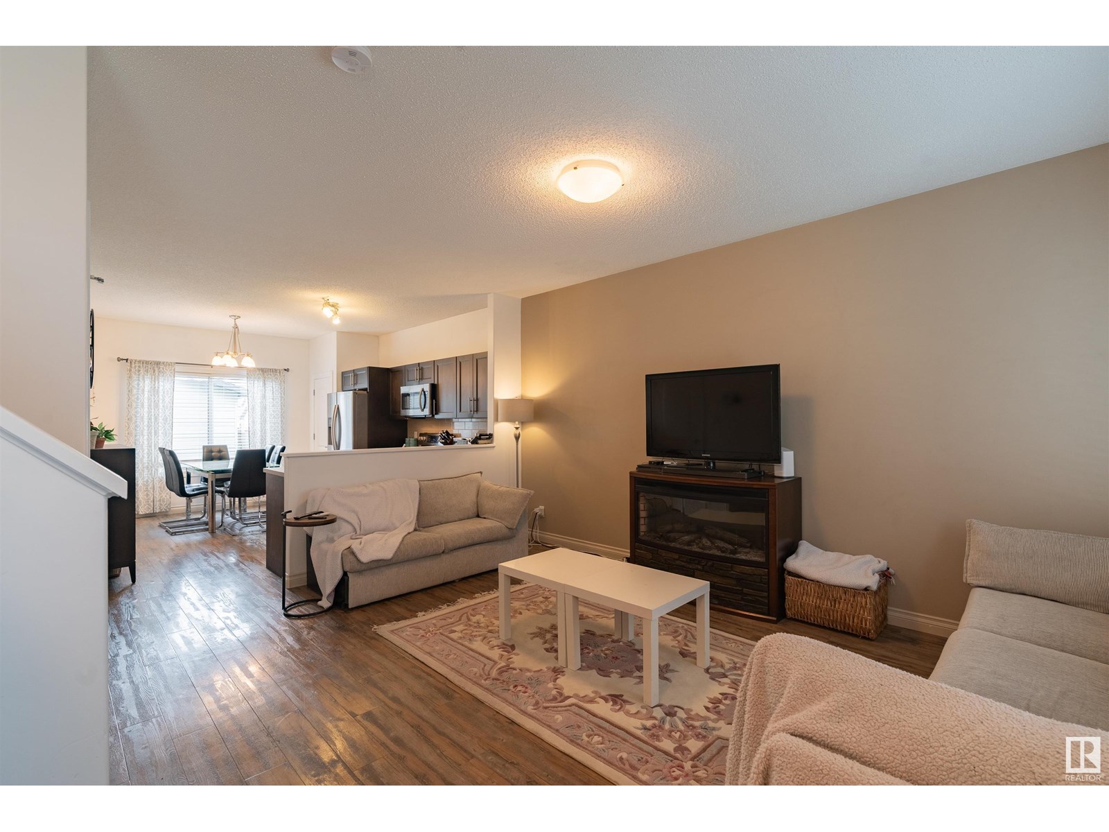 Property at 16728 120 ST NW image 2