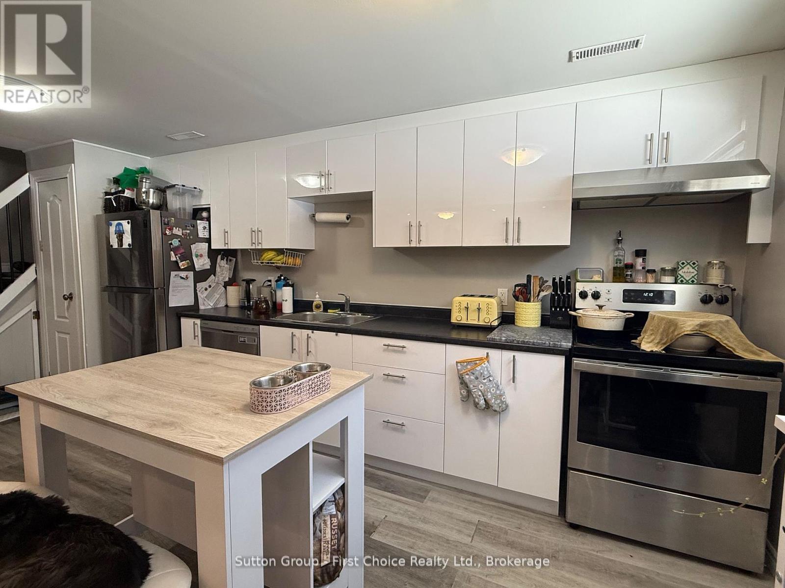 Property at 75 CLEVELAND PLACE image 3