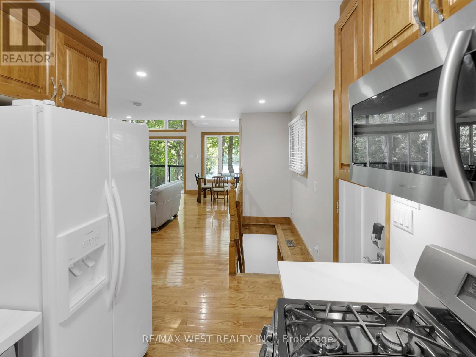 1091 Mcarthur Point Road, Lake Of Bays, Ontario  P0B 1A0 - Photo 13 - X12260443