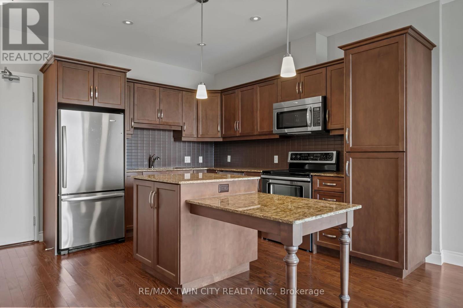 704 - 223 Erb Street W, Waterloo, Ontario  N2L 0B3 - Photo 12 - X12260453