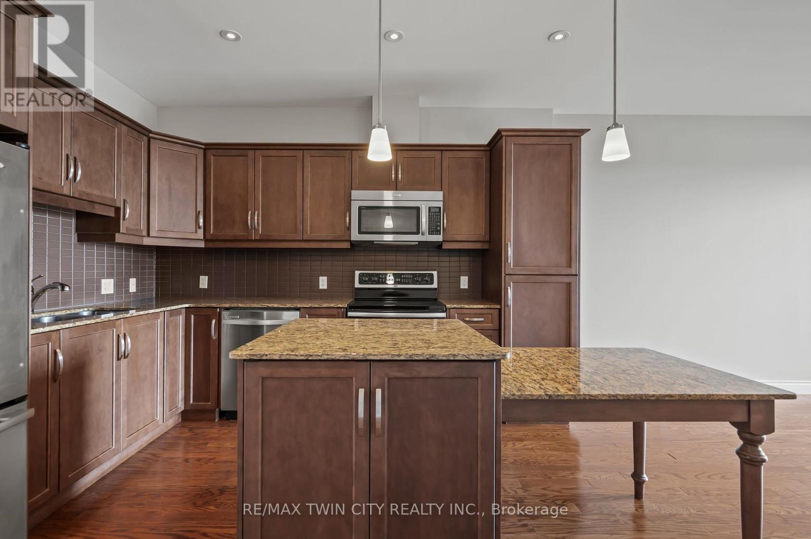 704 - 223 Erb Street W, Waterloo, Ontario  N2L 0B3 - Photo 14 - X12260453