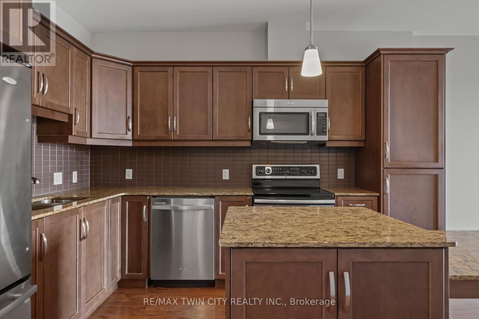 704 - 223 Erb Street W, Waterloo, Ontario  N2L 0B3 - Photo 15 - X12260453