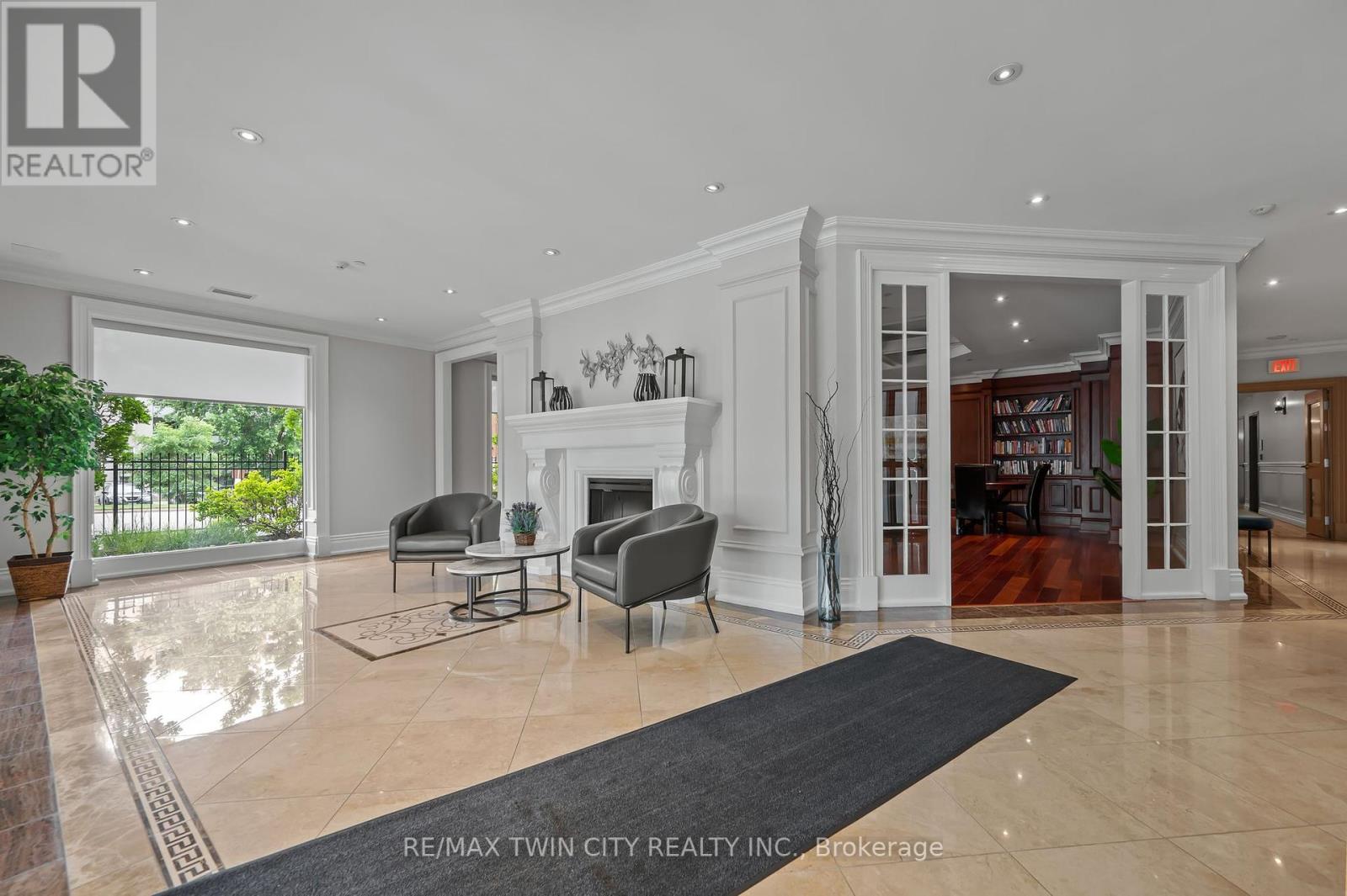 704 - 223 Erb Street W, Waterloo, Ontario  N2L 0B3 - Photo 5 - X12260453